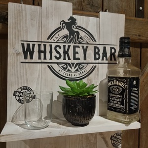 Rusztikus fali whiskey polc � Egyedi Whiskey Bar dekoráció - Meska.hu