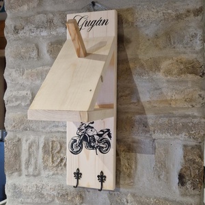 Motoros bukósisak tartó fali akasztó - otthon & életmód - dekoráció - fali és függő dekoráció - falra akasztható dekor - Meska.hu