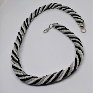 Háromszínű Herringbone Nyaklánc, Ékszer, Nyaklánc, Gyöngyös nyaklánc, Ékszerkészítés, Gyöngyfűzés, gyöngyhímzés, MESKA