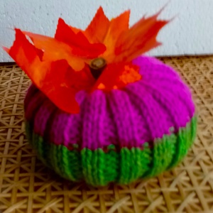 HALLOWEEN ASZTALI DEKORÁCIÓ - KÖTÖTT TÖKÖCSKÉK PÁRBAN - otthon & életmód - dekoráció - halloween - halloweeni dekoráció - Meska.hu