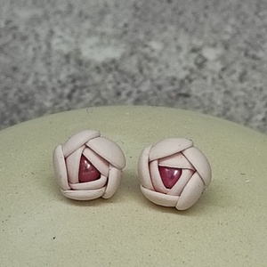 Rózsaszín virág bedugós fülbevaló - ékszer - fülbevaló - pötty fülbevaló - Meska.hu