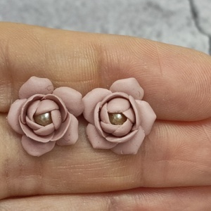 Rózsaszín virág bedugós fülbevaló - ékszer - fülbevaló - pötty fülbevaló - Meska.hu