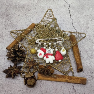 Karácsonyi kitűző süthető gyurmából /Télapó bross polymer clay-ből - ékszer - kitűző és bross - kitűző - Meska.hu