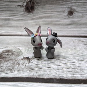 Esküvői tortadísz/Szerelmes húsvéti nyuszipár süthető gyurmából/ Polymer clay nyuszi  - esküvő - dekoráció - sütidísz - Meska.hu