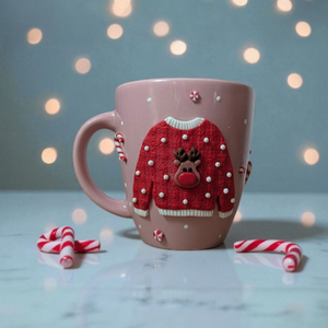 Ronda pulcsis bögre/karácsonyi csupor süthető gyurmával díszítve.  - Meska.hu
