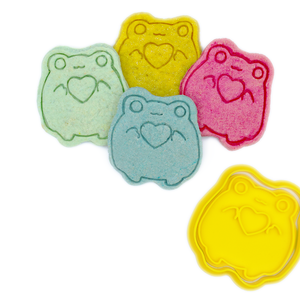 Cuki Béka Szívvel Sütikiszúró mini 6 cm-es Kekszekhez PICIMICIK Termékcsalád Állatos - otthon & életmód - konyhafelszerelés, tálalás - sütés, főzés - sütikiszúró - Meska.hu