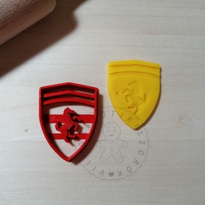 Ferrari logo- süteménykiszúró forma, sütipecsét. Linzer, mézeskalács, keksz kiszúró, Otthon & Életmód, Konyhafelszerelés, tálalás, Sütés, főzés, Sütikiszúró, Mindenmás, Mézeskalácssütés, MESKA