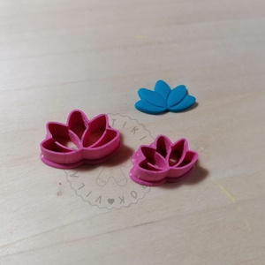 Lótusz virág 5 szirommal süthető gyurma kiszúrók - polymerclay, kiszúró, kellék - otthon & életmód - konyhafelszerelés, tálalás - sütés, főzés - sütikiszúró - Meska.hu