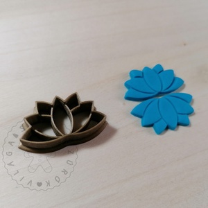 7 szirmú lótusz alakú süthető gyurma kiszúrók (2 db) - polymerclay, kiszúró, kellék - otthon & életmód - konyhafelszerelés, tálalás - sütés, főzés - sütikiszúró - Meska.hu