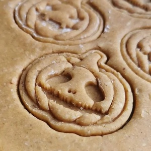 Halloween tök 3+1 - süteménykiszúró forma, sütipecsét. Linzer, mézeskalács, keksz kiszúró - otthon & életmód - konyhafelszerelés, tálalás - sütés, főzés - sütikiszúró - Meska.hu