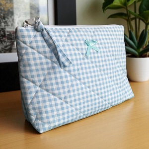 Végtelen Neszesszer - Rendszer és elegancia minden alkalomra (Kék-fehér négyzetes, talpas), Táska & Tok, Neszesszer, Patchwork, foltvarrás, Varrás, MESKA