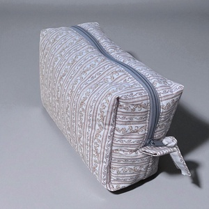 Végtelen Neszesszer - Rendszer és elegancia minden alkalomra (Tapéta, boxy), Táska & Tok, Neszesszer, Patchwork, foltvarrás, Varrás, MESKA