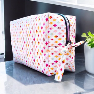 Végtelen Neszesszer - Rendszer és elegancia minden alkalomra (Színes rombuszok, boxy), Táska & Tok, Neszesszer, Patchwork, foltvarrás, Varrás, MESKA