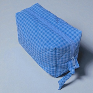 Végtelen Neszesszer - Rendszer és elegancia minden alkalomra (Kék-fehér négyzetes, boxy), Táska & Tok, Neszesszer, Patchwork, foltvarrás, Varrás, MESKA