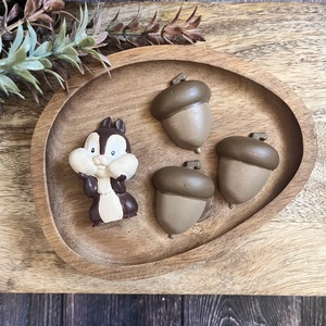 Chip és Dale mókus makkal - kellékek & szerszámok - díszíthető tárgyak - kerámia - Meska.hu