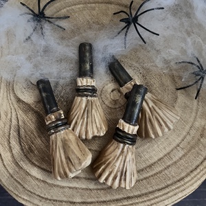 Boszi seprű, Kellékek & szerszámok, Díszíthető tárgyak, Kerámia, Gipszöntés, Festett tárgyak, MESKA