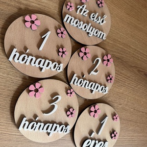 Baba mérföldkő - virágos - otthon & életmód - babaszoba, gyerekszoba - babaszoba kép - Meska.hu