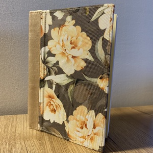 Tavaszias, virágos, bársonyos A6-os notesz - otthon & lakás - papír írószer - jegyzetfüzet & napló - Meska.hu