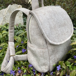 Homokszínű puha kicsi hátitáska - Meska.hu