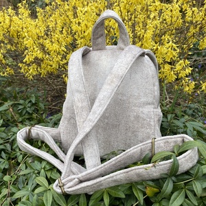 Homokszínű puha kicsi hátitáska - táska & tok - hátizsák - hátizsák - Meska.hu