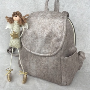 Rejtett cipzár húzókás! - Homokszínű puha hátitáska - Meska.hu