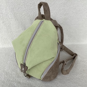 Egyedi megjelenésű kis világoszöld és drapp hátitáska - Meska.hu