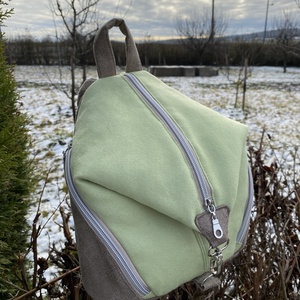 Egyedi megjelenésű kis világoszöld és drapp hátitáska - táska & tok - hátizsák - hátizsák - Meska.hu