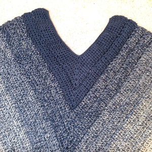 Horgolt poncsó - ruha & divat - női ruha - poncsó - Meska.hu