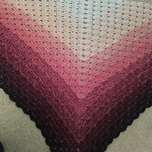 Horgolt, csillogó vállkendő - Meska.hu