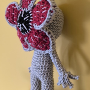 Horgolt Demogorgon Stranger Things  - játék & sport - plüssállat & játékfigura - más figura - Meska.hu