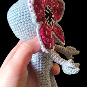 Horgolt Demogorgon Stranger Things  - játék & sport - plüssállat & játékfigura - más figura - Meska.hu