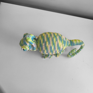 Kaméleon horgolt - játék & sport - plüssállat & játékfigura - más figura - Meska.hu