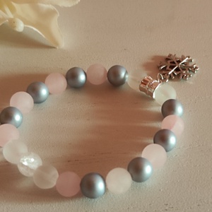 Elegáns shell pearl, hópehely medállal!, Ékszer, Karkötő, Gyöngyös karkötő, Ékszerkészítés, Gyöngyfűzés, gyöngyhímzés, Meska