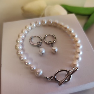 Egyedi, tenyésztett gyöngy karkötő és fülbevaló szett, mágneses díszdobozban!, Ékszer, Ékszerszett, Ékszerkészítés, Gyöngyfűzés, gyöngyhímzés, MESKA