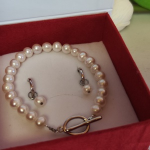 Egyedi, tenyésztett gyöngy karkötő és fülbevaló szett, mágneses díszdobozban! - ékszer - ékszerszett - Meska.hu