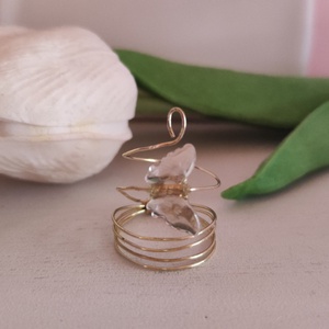 Egyedi, kézzel készült gyűrű, pillangó medállal., Ékszer, Gyűrű, Statement gyűrű, Ékszerkészítés, Gyöngyfűzés, gyöngyhímzés, MESKA