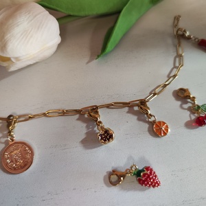 Kézműves nemesacél charm karkötő � egyedi gyümölcsös díszítéssel! - ékszer - karkötő - charm karkötő - Meska.hu