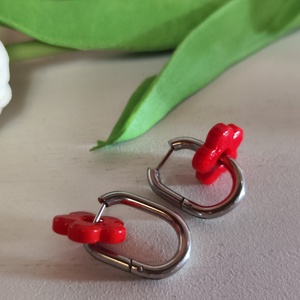 Nemesacél fülbevaló piros virág üveggyönggyel -16mm - Levehető gyöngy!  - ékszer - fülbevaló - lógó fülbevaló - Meska.hu