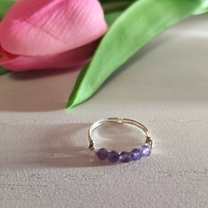 Egyedi ametiszt gyűrű � stresszoldó lila energia, kézzel hajlítva!, Ékszer, Gyűrű, Gyöngyös gyűrű, Ékszerkészítés, Gyöngyfűzés, gyöngyhímzés, MESKA