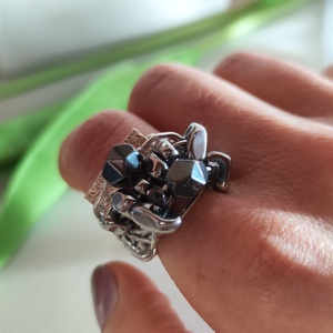 Egyedi, kézzel készült alumínium gyűrű hematit gyöngyökkel! - Meska.hu