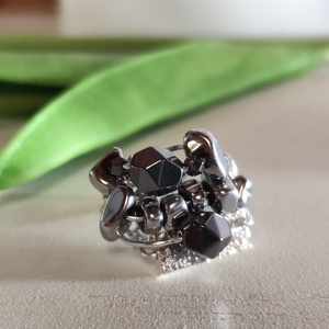 Egyedi, kézzel készült alumínium gyűrű hematit gyöngyökkel! - ékszer - gyűrű - statement gyűrű - Meska.hu