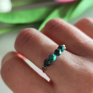 Egyedi malachit fazettált gyöngyös nemesacél gyűrű � 2026 trendi!  - Meska.hu