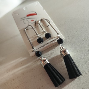 Elegáns nemesacél bojtos fülbevaló ónix kövekkel � szarvasbőr bojttal! - ékszer - fülbevaló - rojtos fülbevaló - Meska.hu