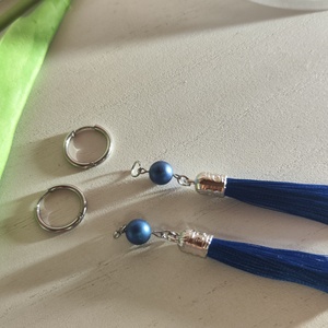 Nemesacél klasszikus karika fülbevaló levehető bojtos kagylógyönggyel! - ékszer - fülbevaló - rojtos fülbevaló - Meska.hu