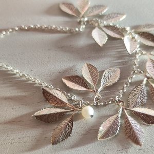 Különleges ezüst nyaklánc háromlevelű medálokkal és édesvízi gyönggyel � Lelki egyensúly ajándékba! - ékszer - nyaklánc - y nyaklánc - Meska.hu