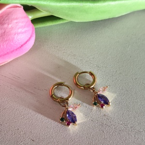 Kézzel készült nemesacél karika fülbevaló cirkónium pillangó medállal � arany ragyogás!  - ékszer - fülbevaló - lógó fülbevaló - Meska.hu