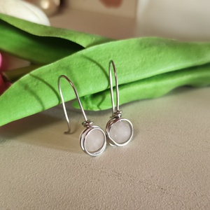 Egyedi, kézzel hajlított nemesacél fülbevaló rózsakvarccal! - Meska.hu