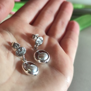 Egyedi, barokk édesvízi tenyésztett gyöngy fülbevaló, hematittal! - Meska.hu