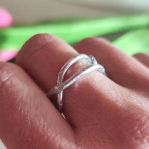 Egyedi Unisex kézműves csavart gyűrű � ezüst acélhuzal, multifunkciós! - ékszer - gyűrű - gyöngyös gyűrű - Meska.hu