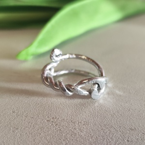 Egyedi Unisex kézműves csavart gyűrű � ezüst acélhuzal, multifunkciós! - ékszer - gyűrű - gyöngyös gyűrű - Meska.hu